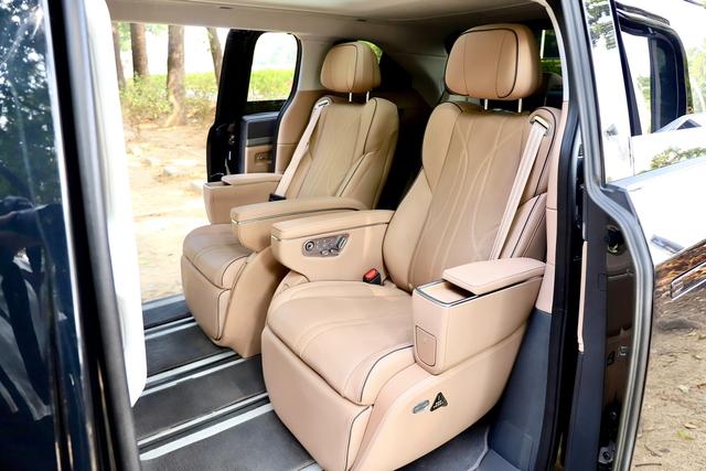 Certificated Pre-Owned XPENG X9 2025 All-Electric 650 Long Range Maxu22131487