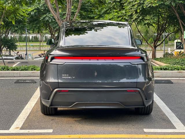 Certificated Pre-Owned Tesla Model Y 2025 Rear-Wheel Drive Version -u22319288