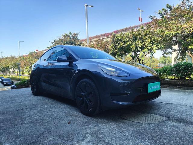 Pre-Owned Tesla Model Y 2023 Rear-Wheel Drive Version