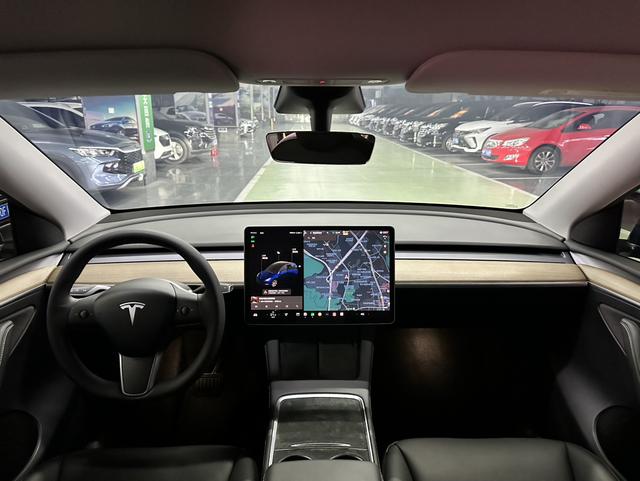 Pre-Owned Tesla Model Y 2021 Long Range All-Wheel Drive Version (3D3/3D7)