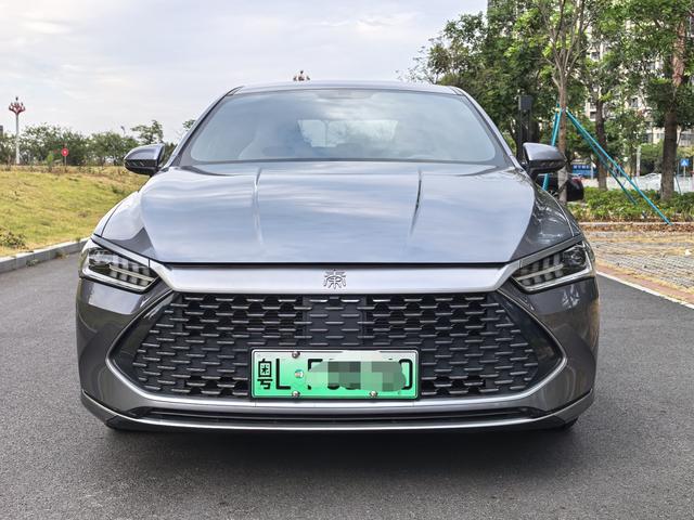 Certificated Pre-Owned BYD Qin PLUS DM 2024 Glory Edition DM-i 55KM Leading Model -u22076697