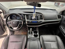 Certificated Pre-Owned GAC Toyota Highlander 2015 2.0T 4WD Luxury 7-Seater - u22061216