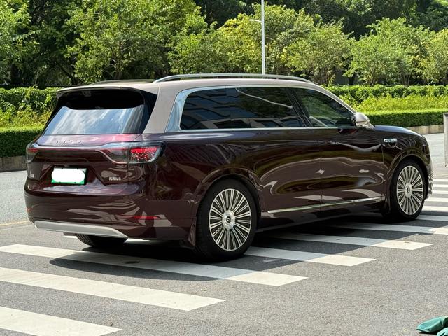 Pre - Owned 2025 AITO M9 Extended - Range Ultra Six - Seat Edition