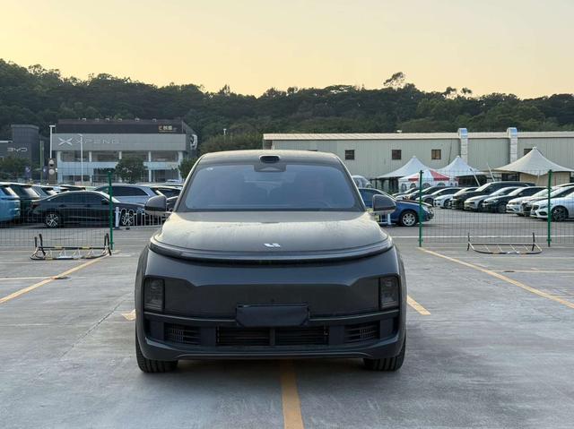 Certificated Pre-Owned Li Auto L8 2025 Ultra Intelligent Upgrade Version -u22369980