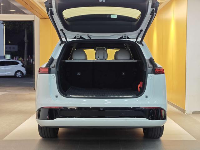 Pre-Owned XPENG G9 2024 Model 702 Max