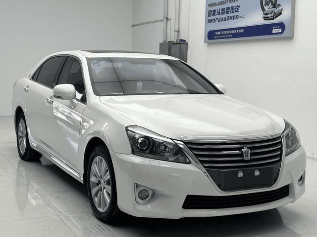 Certificated Used Crown 2012 Model 2.5L Royal Leather Edition