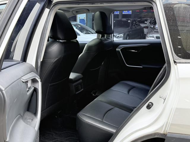 Certificated Pre-Owned RAV4 Rongfang 2021 2.0L CVT Two-Wheel Drive Fashion Edition - u17393475