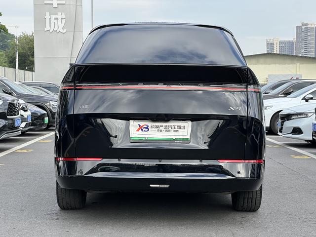 Certificated Pre-Owned XPENG X9 2025 All-Electric 650 Long Range Maxu21867911