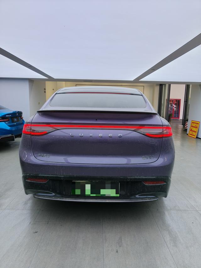 Pre-Owned AITO R7 2024 Model Pure Electric 100kWh Ultra 4WD Version