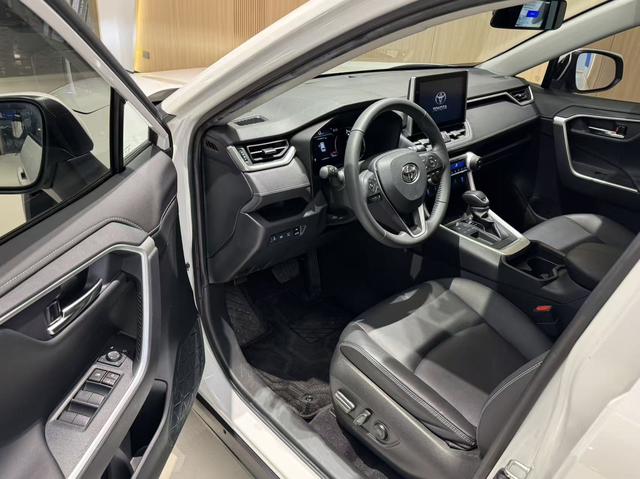 Certificated Pre-Owned RAV4 Rongfang 2021 2.0L CVT Two-Wheel Drive Fashion Plus Edition - u22464087