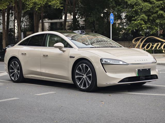 Pre-Owned Zhijie S7 2025 Model Max Rear-Wheel Drive Ultra-Long Range Version