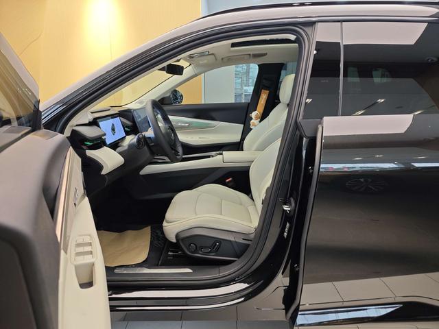 Certificated Pre-Owned Lynk & Co 08 EM-P 2025 245 Ultra-Long Range Halo -u21914876