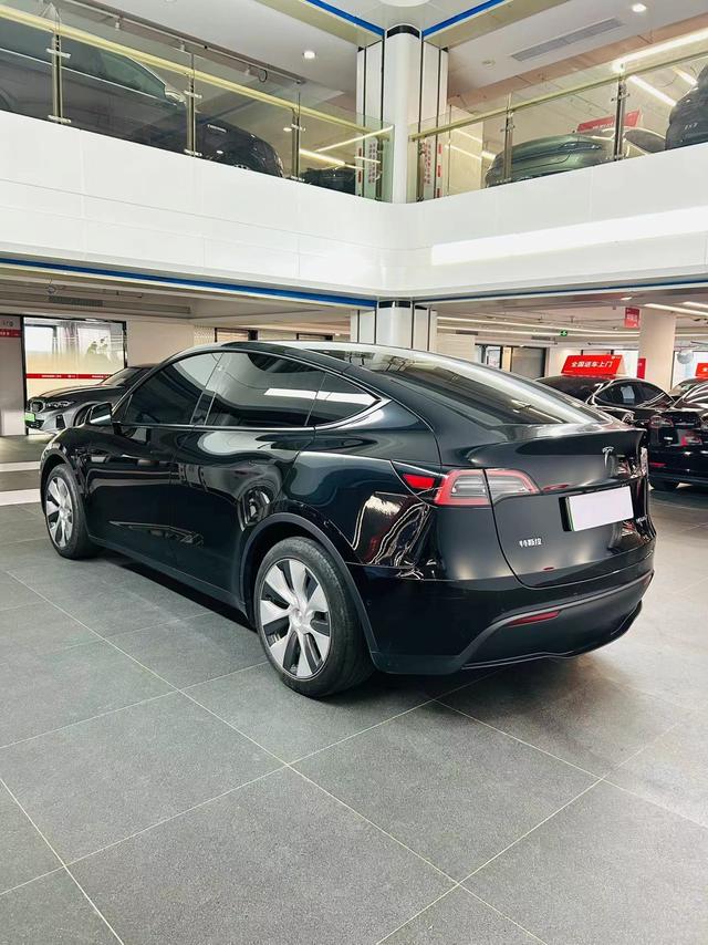 Pre-Owned Tesla Model Y 2022 Facelift Rear-Wheel Drive Edition