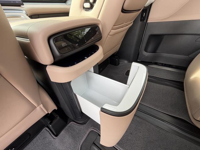 Pre-Owned XPeng X9 2024 Model 610 Long-Range Pro