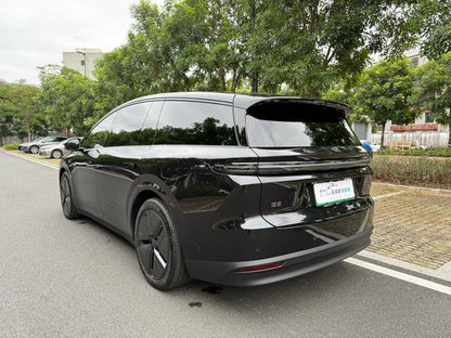 Pre-Owned Li Auto i8 2025 Standard Version