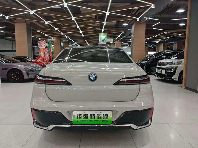 Pre-Owned BMW i7 2023 Model eDrive50L Leading Version M Sport Package