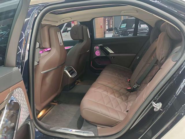 Pre-Owned BMW i7 2023 Model eDrive50L Leading Version M Sport Package