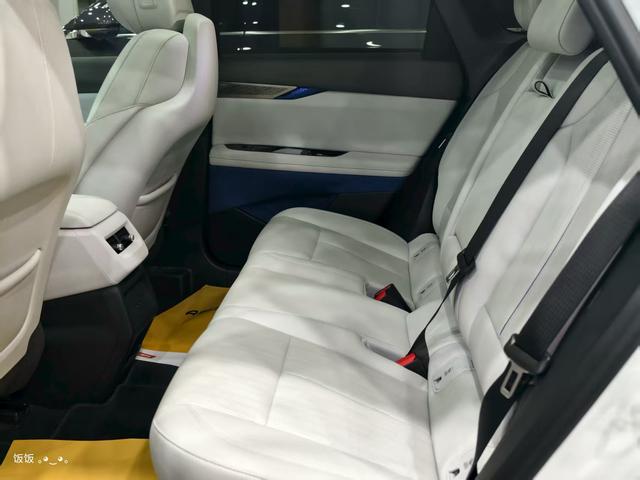 Pre-Owned IQ Aoge 2024 Model 4WD Long-Range Version