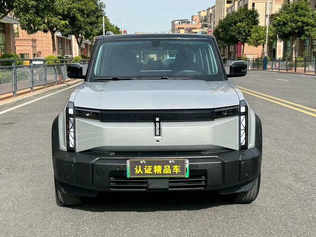 Pre-Owned iCAR 03 2024 Edition Two-Wheel Drive Long-Range Smart Fashion Edition