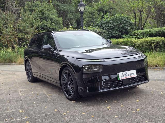 Pre - Owned XPENG G9 2025 Model 680 Long - Range Four - Wheel Drive Max