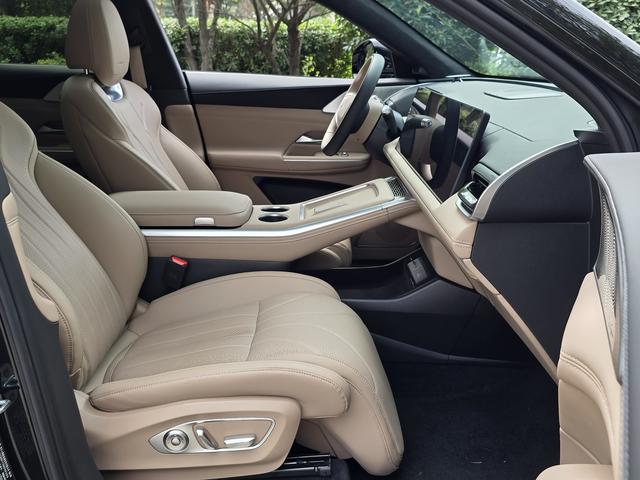 Pre - Owned XPENG G9 2025 Model 680 Long - Range Four - Wheel Drive Max