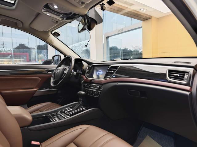 Certificated Used GAC Trumpchi GS8 2017 Model 320T Two-Wheel Drive Luxury Intelligent Connected Version Seven-Seat