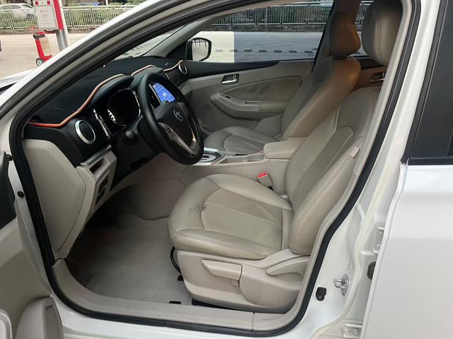 Certificated Used Dongfeng Nissan T70 2015 2.0L CVT Ruixiang Edition