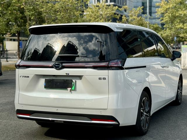 Certificated Used GAC Trumpchi E8 Phev 2024 2.0Atk 150Km Max Version