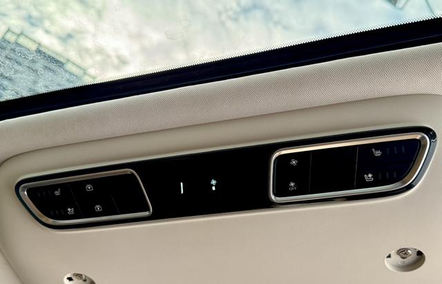 Certificated Used GAC Trumpchi E8 Phev 2024 2.0Atk 150Km Max Version