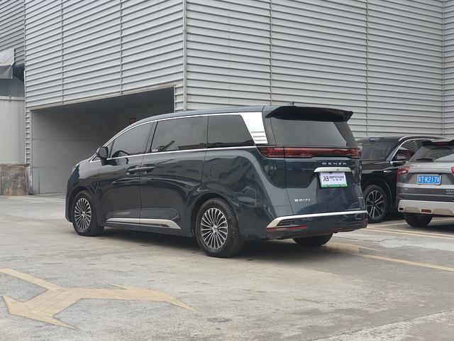 Certificated Used Denza D9 DM 2024 Edition 980 Four-Wheel Drive Honor Version