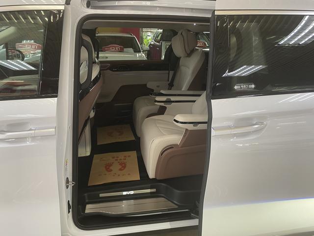 Certificated Used BYD Xia 2025 DM-i 180KM Premium Edition