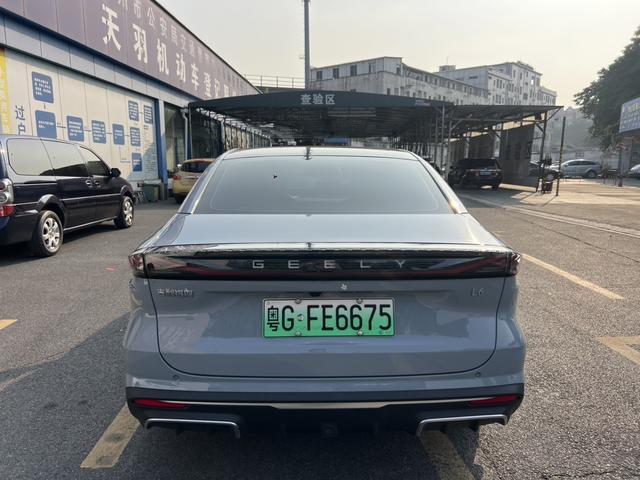 Certificated Used Geely Galaxy L6 2023 1.5T DHT 125km Starship