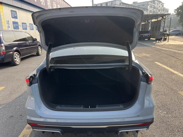 Certificated Used Geely Galaxy L6 2023 1.5T DHT 125km Starship