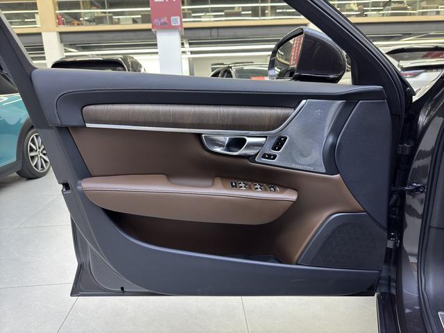 Certificated Used Volvo S90 PHEV 2022 T8 E-Drive Hybrid Inscription Luxury Edition