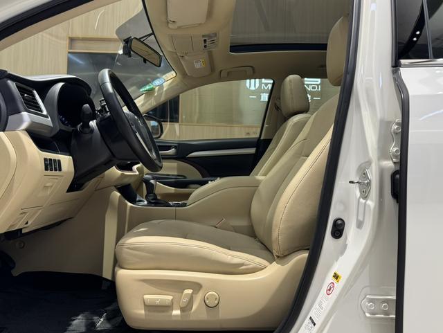 Certificated Used Toyota Highlander 2012款 2.7L Two-Wheel Drive 7-Seat Luxury Edition