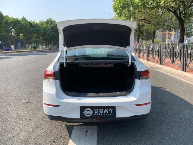 Certificated Used SAIC-GM Buick Excelle 2021 Model Dianfan 1.5L Automatic Entry Type