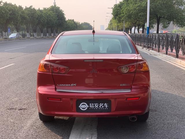 Certificated Used Yishen 2010 Model Fashion Edition 1.8L CVT Comfort
