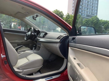 Certificated Used Yishen 2010 Model Fashion Edition 1.8L CVT Comfort