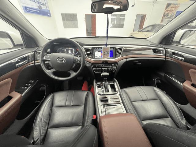 Certificated Used GAC Trumpchi GS8 2017 320T Two-Wheel Drive Luxury Intelligent Linkage Version 7-Seat