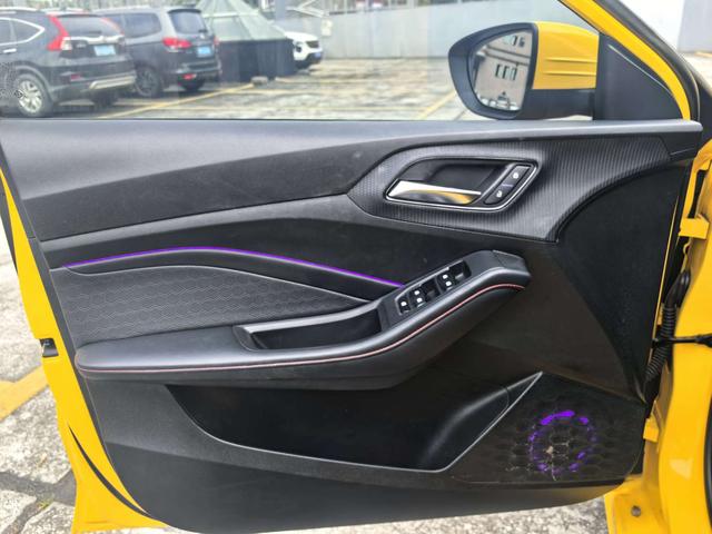 Certificated Used Roewe MG5 2022 180DVVT Manual Youth Fashion Edition