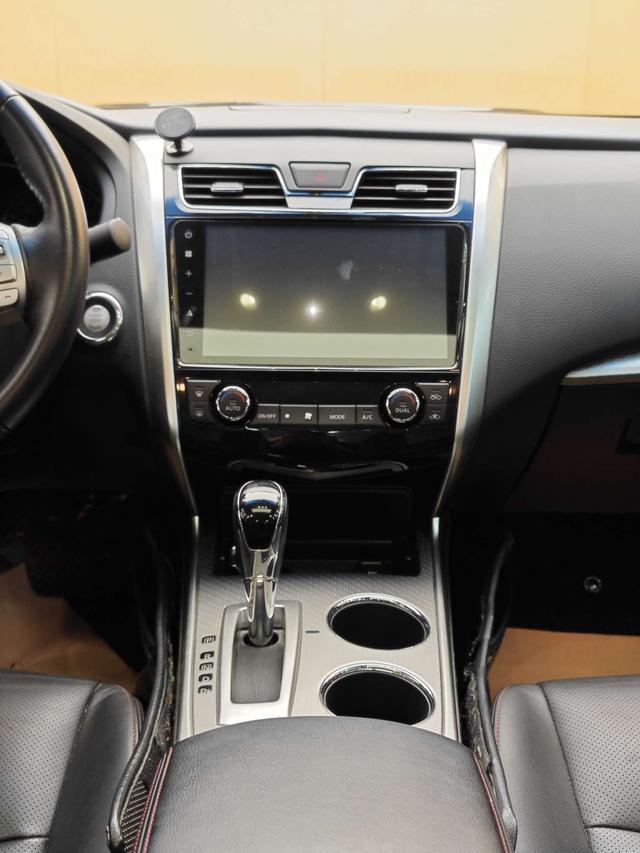 Certificated Used Dongfeng Nissan Teana 2018 2.0L XL Zhijin Version