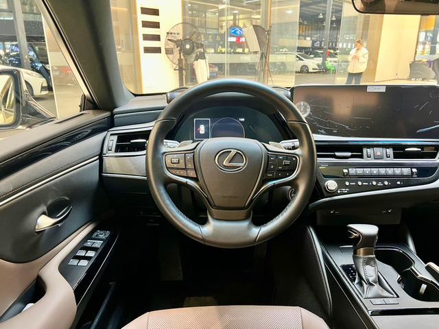 Certificated Used Lexus ES 2022 200 Excellence Edition