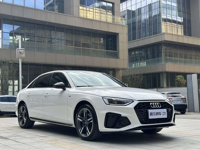 Certificated Used FAW-Audi A4L 2022 40 TFSI Luxury Dynamic Type