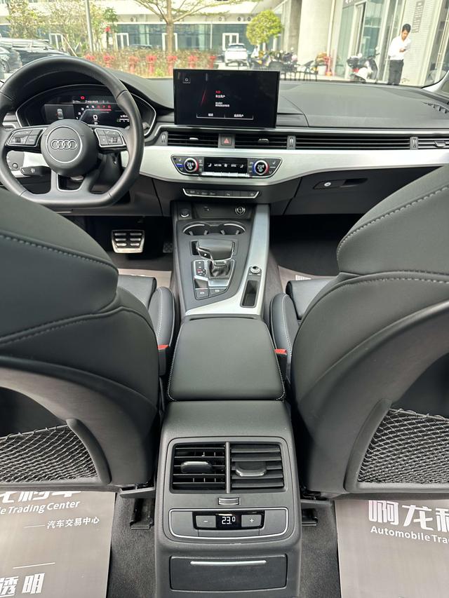 Certificated Used FAW-Audi A4L 2022 40 TFSI Luxury Dynamic Type