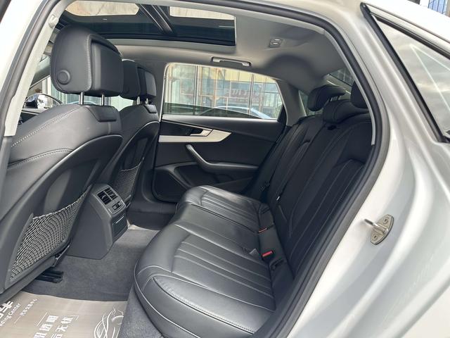 Certificated Used FAW-Audi A4L 2022 40 TFSI Luxury Dynamic Type