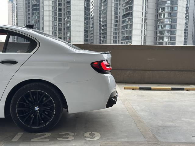 BMW Série 5 d'occasion certifiée, modèle 2014, 525Li, pack design luxe