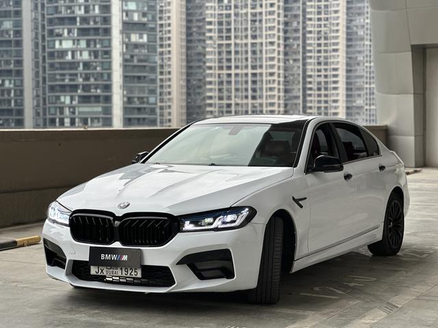 BMW Série 5 d'occasion certifiée, modèle 2014, 525Li, pack design luxe