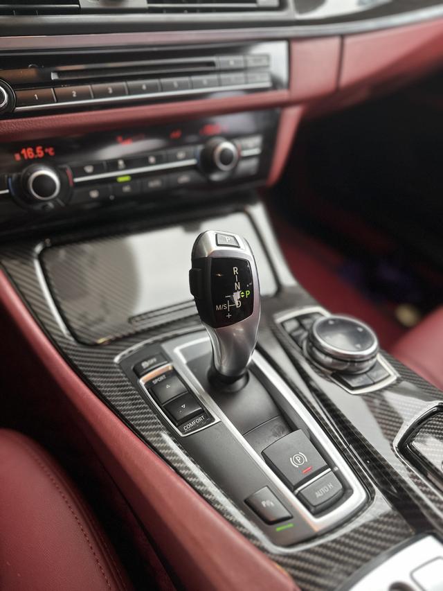 BMW Série 5 d'occasion certifiée, modèle 2014, 525Li, pack design luxe