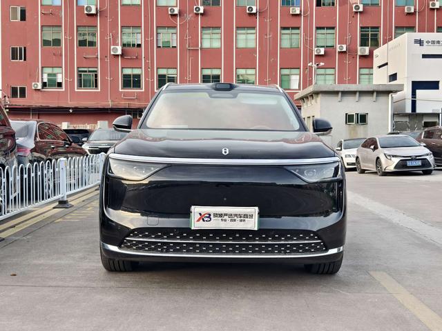 Certificated Pre-Owned Wenjie M8 2025 Extended Range Max Six-Seater Version -u21874263