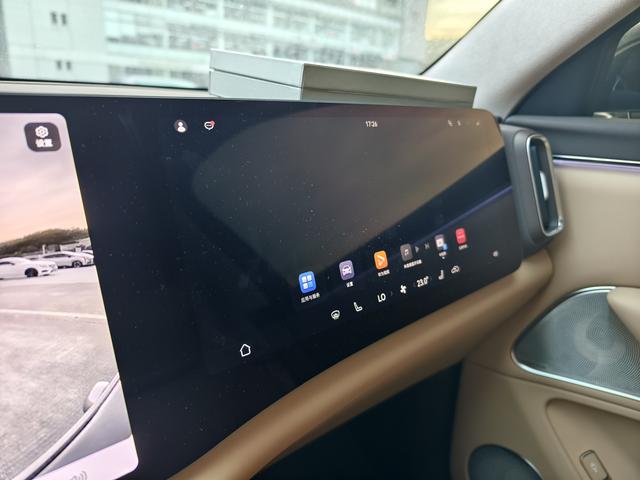 Certificated Pre-Owned Wenjie M8 2025 Extended Range Max Six-Seater Version -u21874263